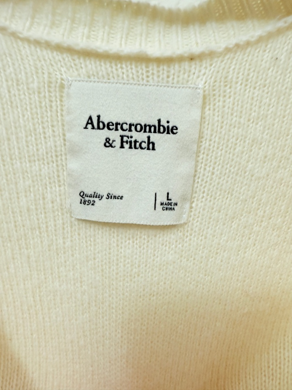 Abercrombie & Fitch Cream Ribbed Knit Sweater Label Detail - Picture 5 of 11